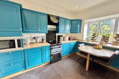 Kitchen / Breakfast Room