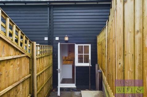 CAM03417G0-PR0052-STILL017.jpg