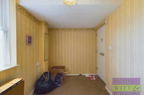 CAM03417G0-PR0270-STILL012.jpg