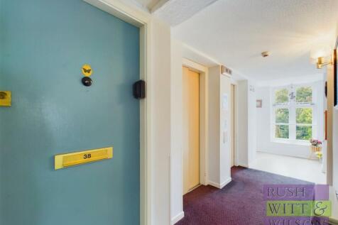 CAM03417G0-PR0270-STILL002.jpg
