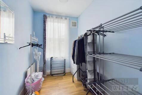 CAM03417G0-PR0543-STILL004.jpg