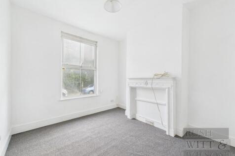 CAM03417G0-PR0572-STILL005.jpg