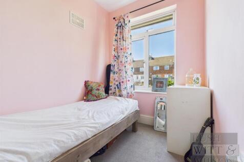 CAM03417G0-PR0615-STILL015.jpg