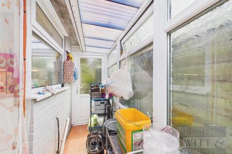 CAM03417G0-PR0637-STILL020.jpg