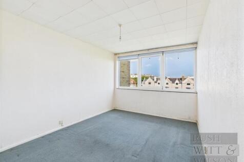 CAM03417G0-PR0670-STILL017.jpg