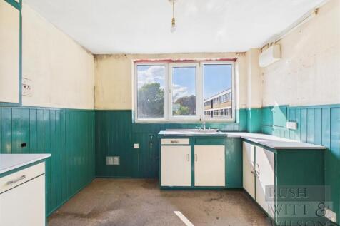 CAM03417G0-PR0670-STILL012.jpg
