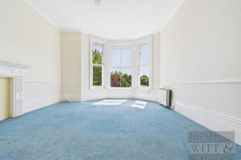 CAM03417G0-PR0680-STILL007.jpg