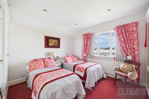 CAM03417G0-PR0749-STILL019.jpg