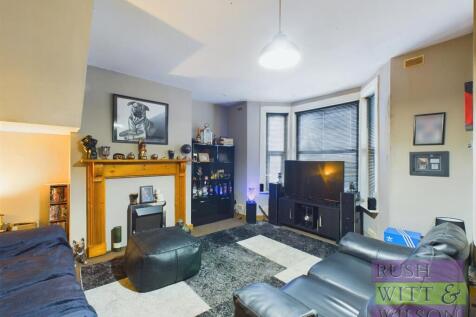 CAM03417G0-PR0237-STILL004.jpg