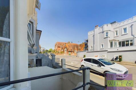 CAM03417G0-PR0237-STILL012.jpg