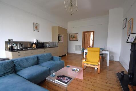Lounge /kitchen