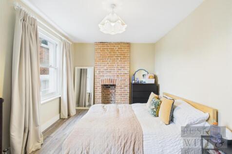 Master bedroom.jpg