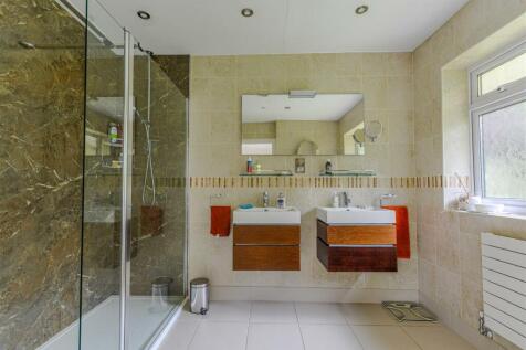 En-suite to Bedroom Two