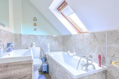 En-suite to bedroom two