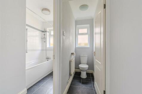 Bath/cloakroom