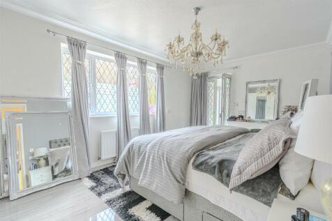 Ground floor bedroom