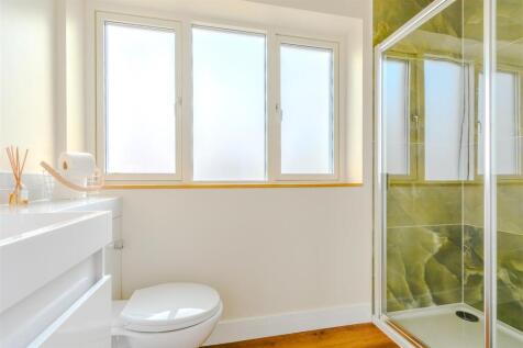 En-suite to bedroom Two