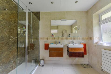 En-suite to Bedroom Two