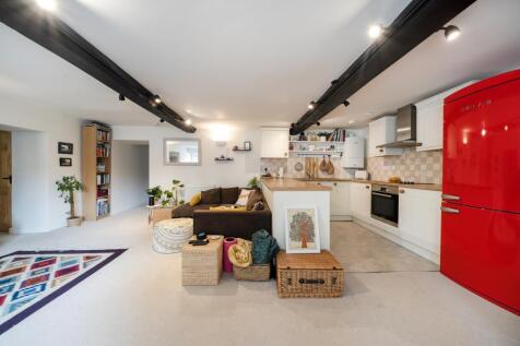 Reception/Kitchen