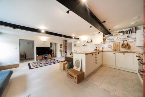 Reception/Kitchen
