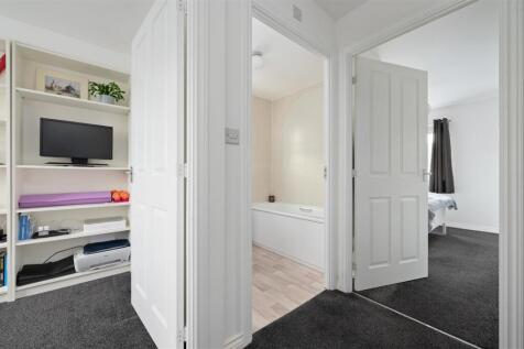 52 Middlebank Rise 015.JPG