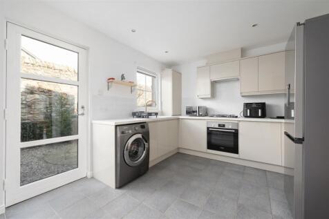 19 Craigflower Court 008.JPG