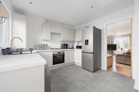 19 Craigflower Court 009.JPG