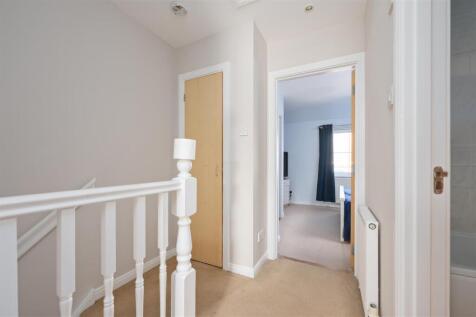 19 Craigflower Court 011.JPG