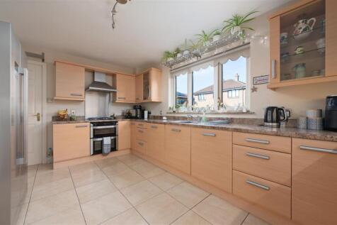 13 Westhall Crescent 013.JPG