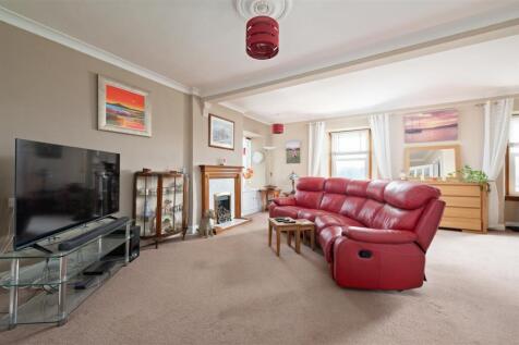 4 Preston Crescent 019.JPG