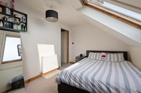 4 Preston Crescent 030.JPG