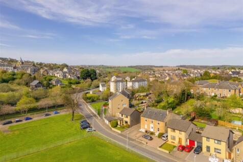 4 Preston Crescent 005.jpg
