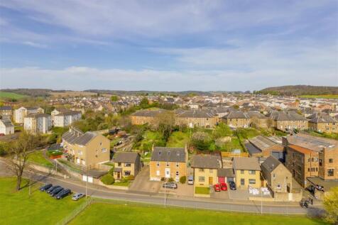4 Preston Crescent 004.jpg