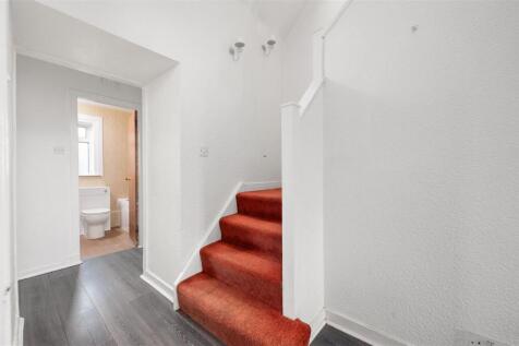 25 Springhill Brae 003.jpg