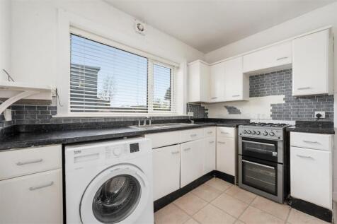 25 Springhill Brae 011.jpg