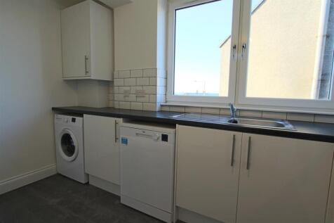9. Kitchen.JPG