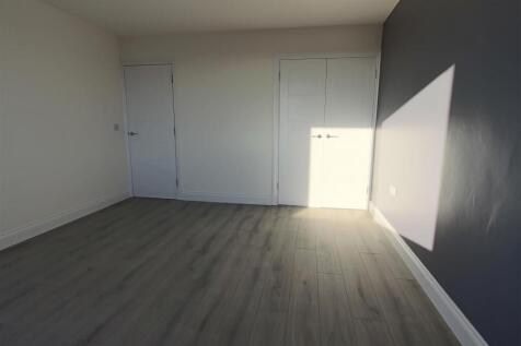 10. Bedroom 1.JPG