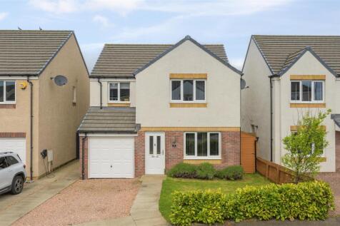 13 Roe Deer Place 001.jpg