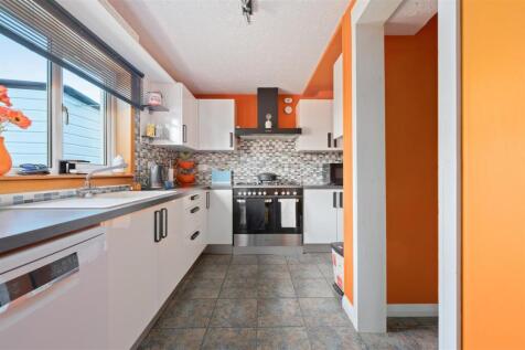7 Fairley Court 010.JPG