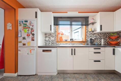 7 Fairley Court 012.JPG