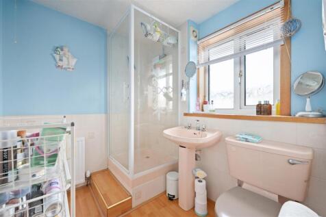 7 Fairley Court 026.JPG