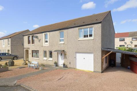 7 Fairley Court 003.jpg