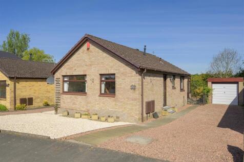 23 Glen Moriston Drive 001.jpg