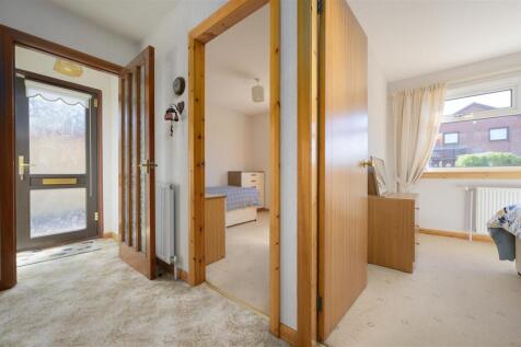 23 Glen Moriston Drive 004.jpg
