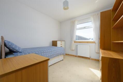 23 Glen Moriston Drive 005.jpg