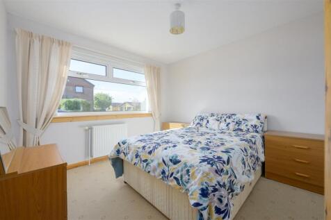 23 Glen Moriston Drive 007.jpg