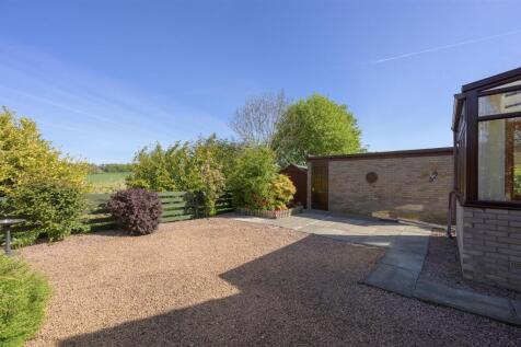 23 Glen Moriston Drive 020.jpg