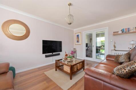 12 Tirran Drive 006.JPG
