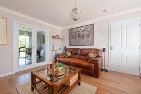 12 Tirran Drive 007.JPG