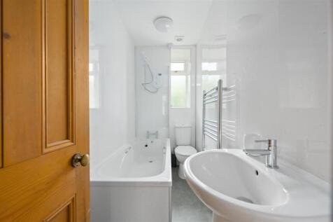 22a Brucefiled Avenue 011.JPG
